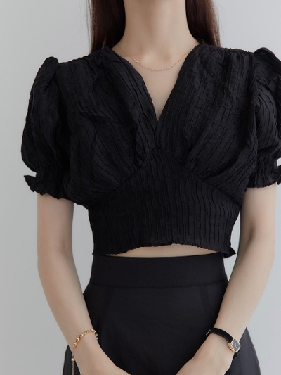 yRE ARRIVALz cropped puff blouse / black