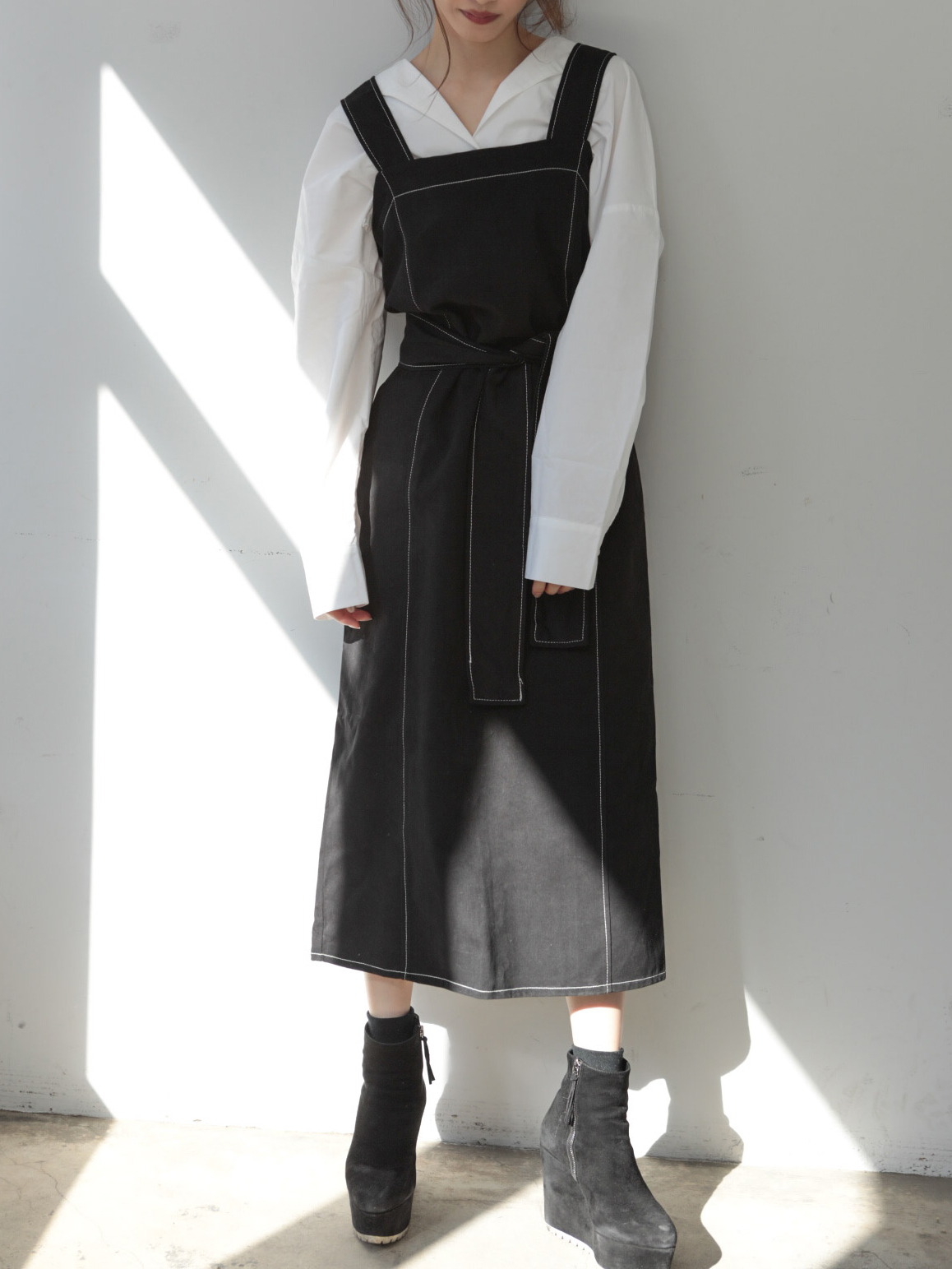 Re Arrival ホワイトステッチジャンパースカート Amel Re Arrival ホワイトステッチジャンパースカート Amel