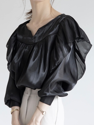 【RE ARRIVAL】 glossy frill blouse / black