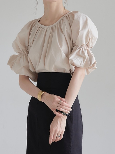 yNEWz balloon silhouette blouse / beige