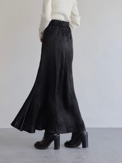 【RE ARRIVAL】 crinkle shiny skirt / black