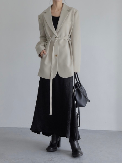 yNEWz waist mark belt jacket / beige
