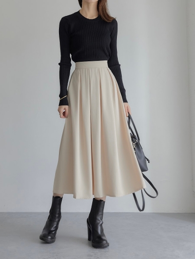 yNEWz tuck pleats skirt
