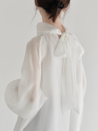 yRE ARRIVALz back ribbon shiny blouse