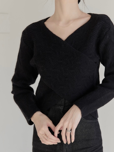 yNEWz cross design cable knit / black