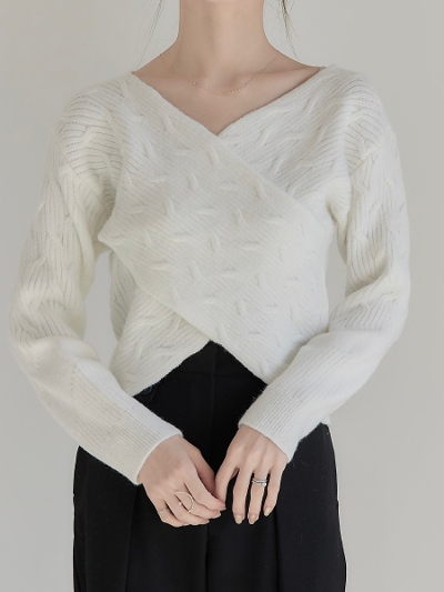 yNEWz cross design cable knit / ivory