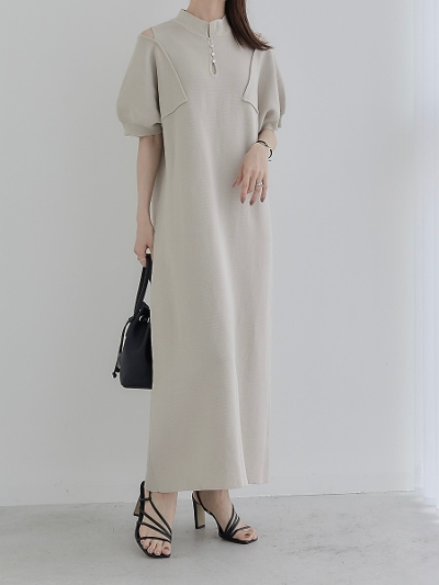 yNEWz shoulder open puff onepiece / greige
