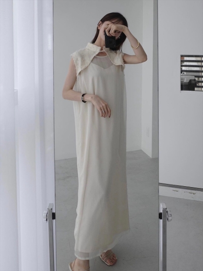 yNEWz feather collar layered dress / ecru