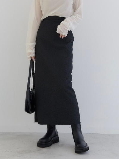 yNEWz emboss jacquard skirt