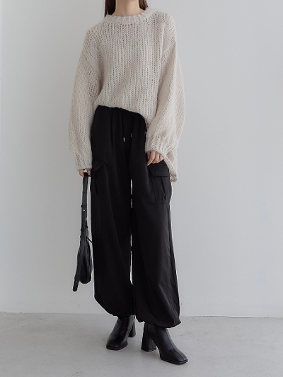 yNEWz satin cargo pants / black