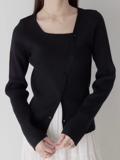 【NEW】button line asymmetry knit / black