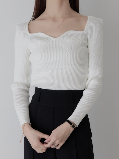 yRE ARRIVALz heart neck design tops / white