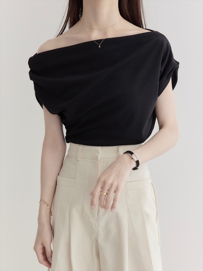 yRE ARRIVALzasymmetry drape tops / black