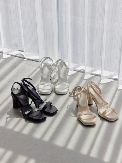 yNEWz chunky heel cushion sandal