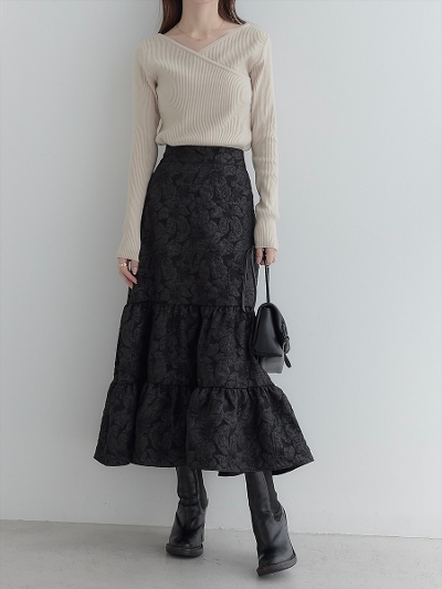 yRE ARRIVALzflower emboss tiered skirt
