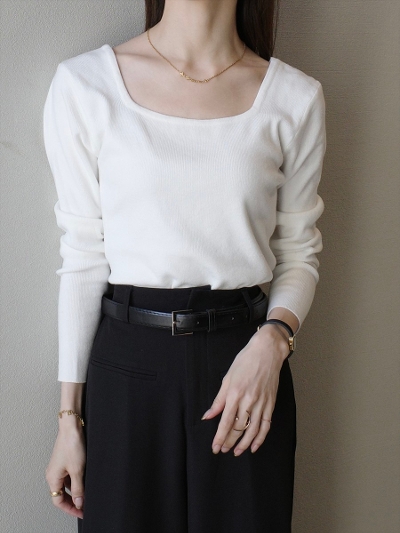 yNEWzsquare neck knit tops / white