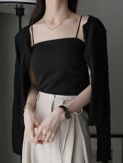 yRE ARRIVALznarrow strap bra top / black