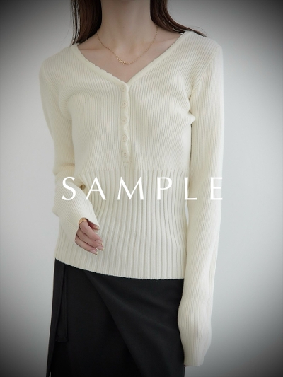ySAMPLEzscallop v neck design knit / ivory