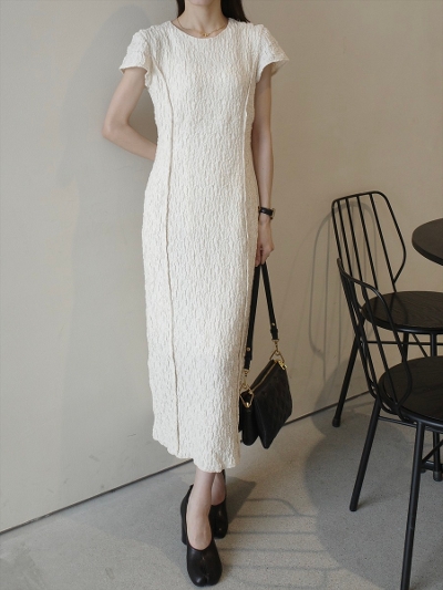 yNEWzemboss line french sleeve dress / ivory