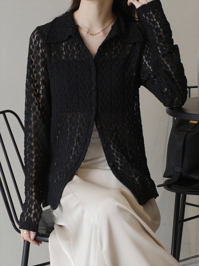 yRE ARRIVALzflower emboss shirt cardigan / black