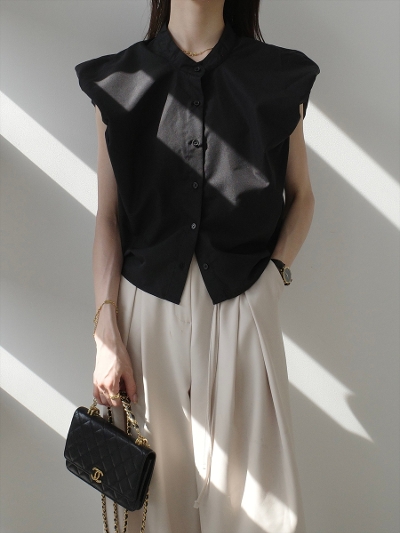 yNEWzpuff shoulder blouse / black