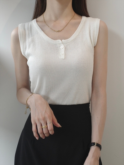 yNEWzbutton neck rib tank top / ivory