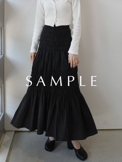 ySAMPLEzshirring tiered skirt / black