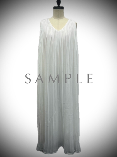 ySAMPLEzchiffon pleats onepiece / white