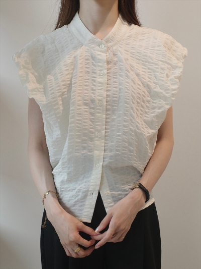 yNEWzseersucker puff shoulder blouse / beige