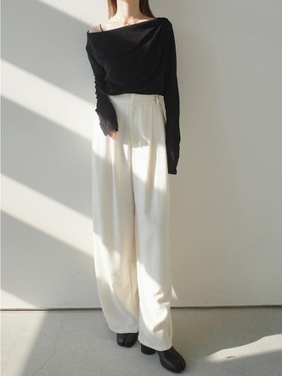 yNEWzboucle tuck pants / ivory