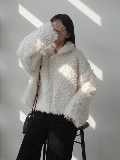 yNEWzboa short jacket / ivory