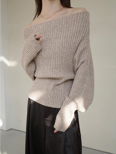 yNEWzloose off shoulder rib knit / beige