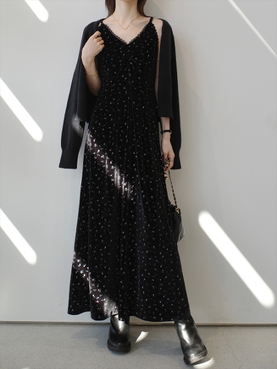 �yNEW�zflower emboss velvet cami dress / black