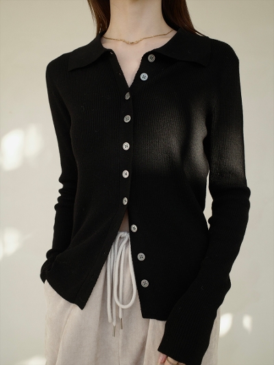 �yNEW�zbutton line polo neck knit