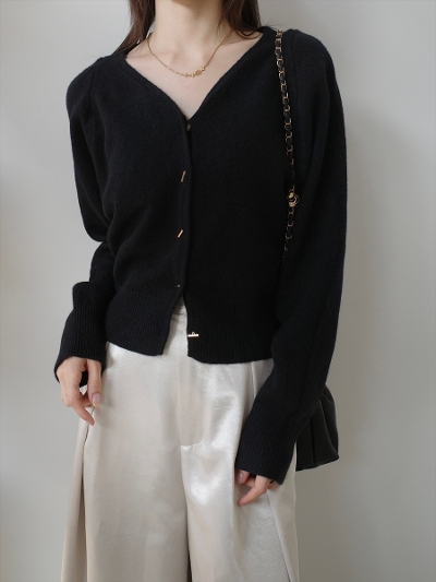 �yNEW�zgold metal v neck cardigan / black