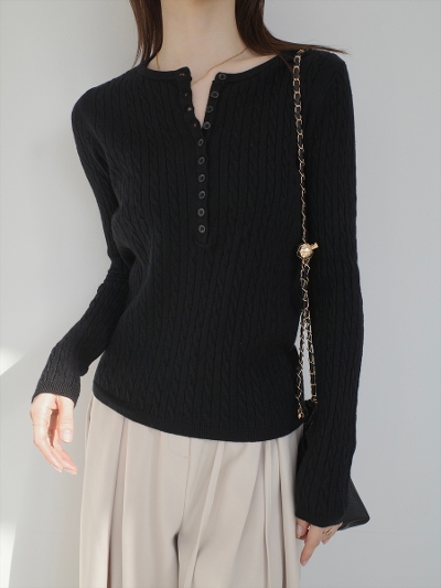 �yNEW�zhenry neck cable knit / black