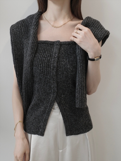 �yNEW�zrib knit button bustier / charcoal