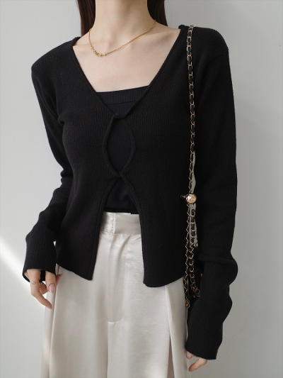 �yNEW�ztwist design knit top / black