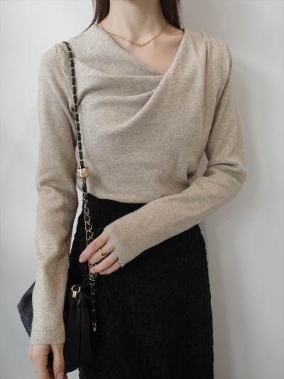 �ySAMPLE�ztwist v neck design knit / beige