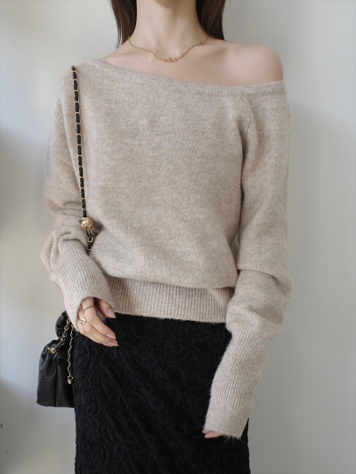 �ySAMPLE�zoff shoulder over size knit / beige