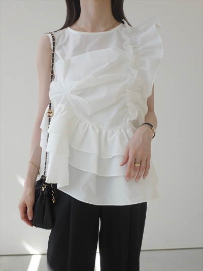 �yNEW�zasymmetry ruffle frill blouse / white