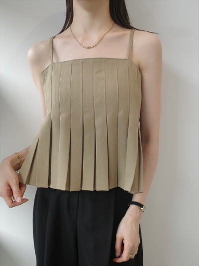 �yNEW�ztuck pleats camisole / beige