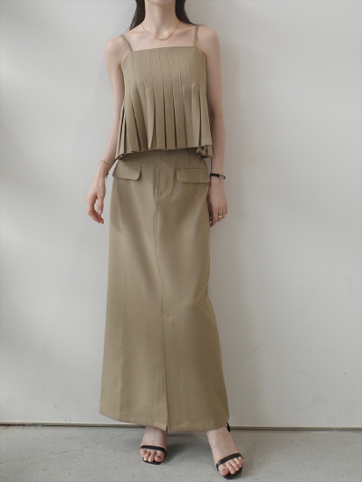 �yNEW�ztuck pleats cami setup / beige