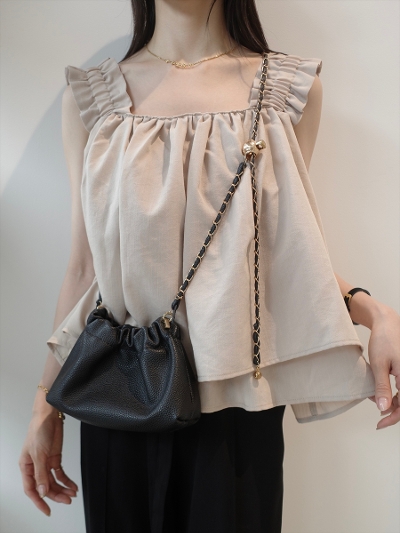 �yNEW�zfrill strap flare top / beige