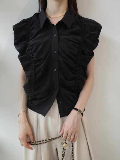 �yNEW�zgather line puff shoulder blouse / black