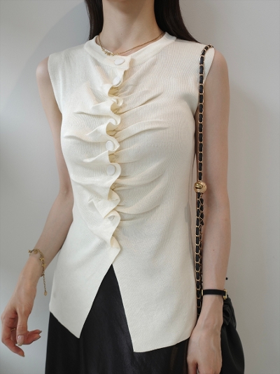�yNEW�zbutton gather slit top / ivory