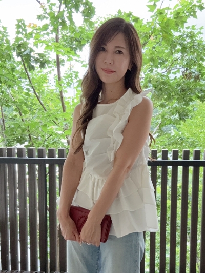 asymmetry ruffle frill blouse / white