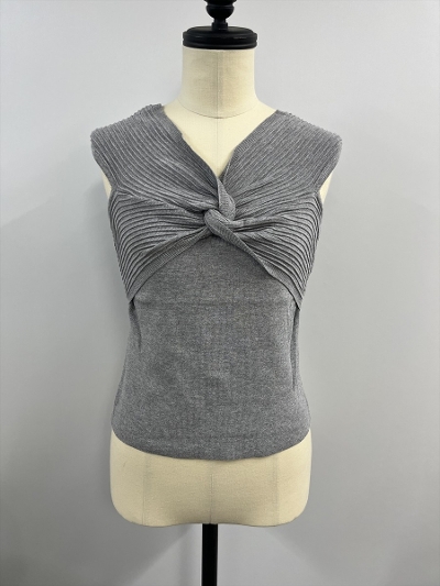 �ySAMPLE�zTwist Front Layered Top
