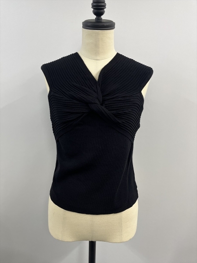 �ySAMPLE�zTwist Front Layered Top
