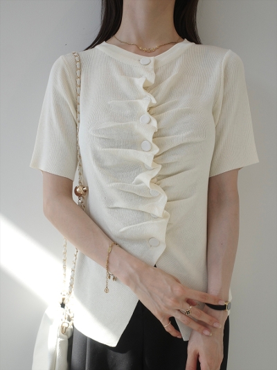 �yNEW�zbutton gather half sleeve top / ivory